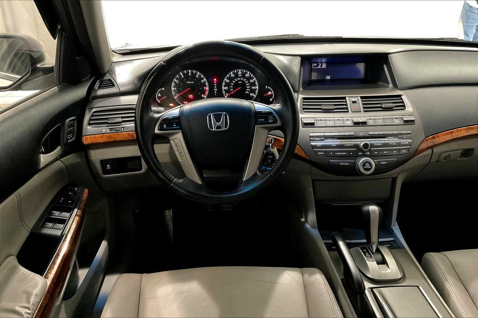 2011 Honda Accord EX-L - Photo 17