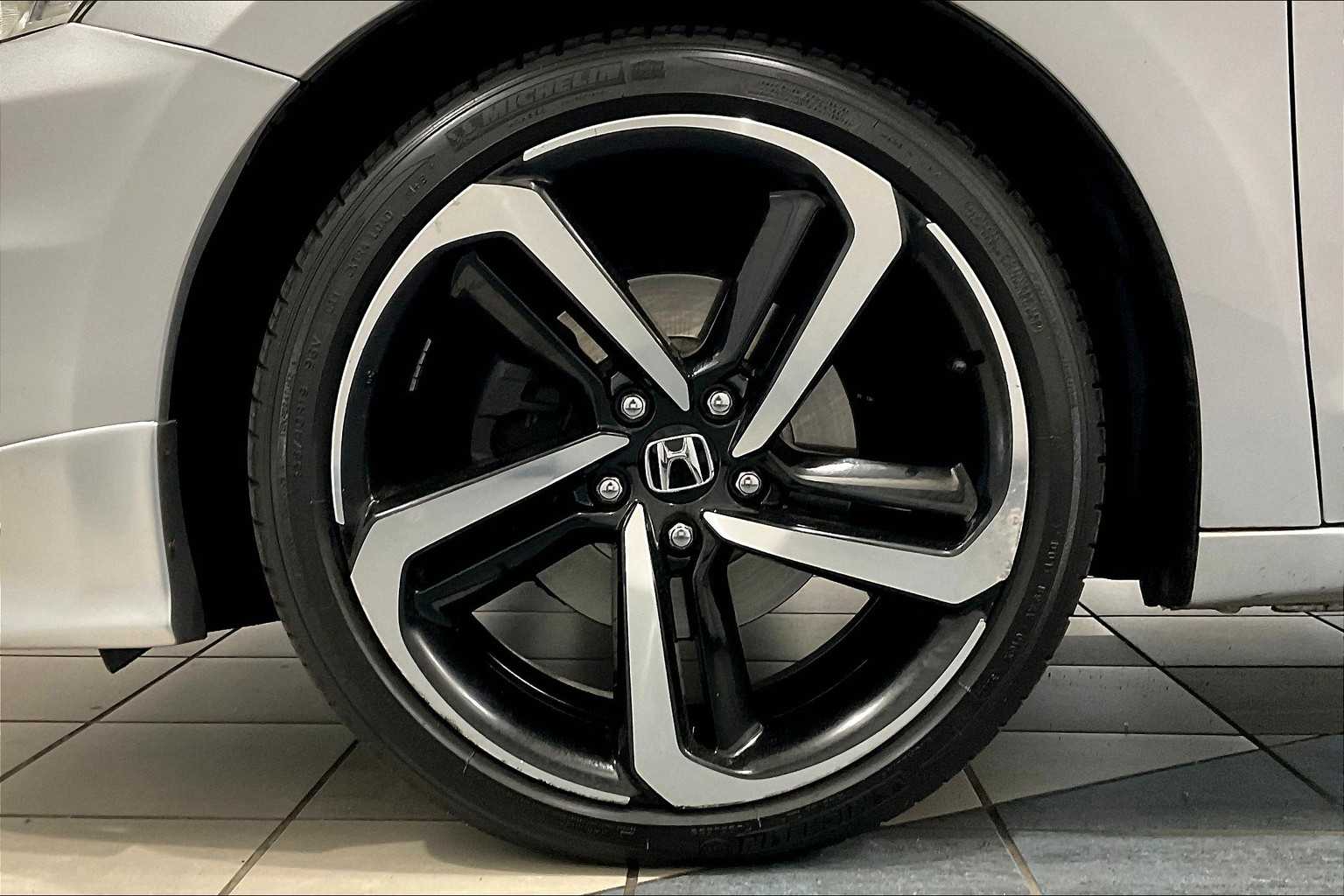2011 Honda Accord EX-L - Photo 7