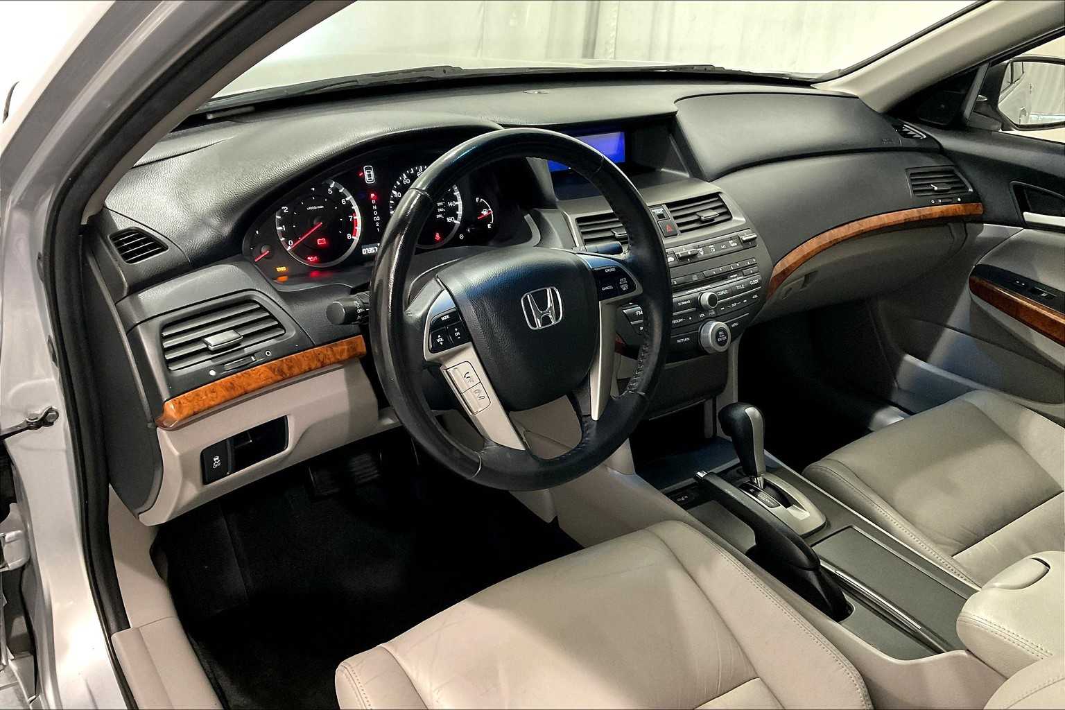 2011 Honda Accord EX-L - Photo 8
