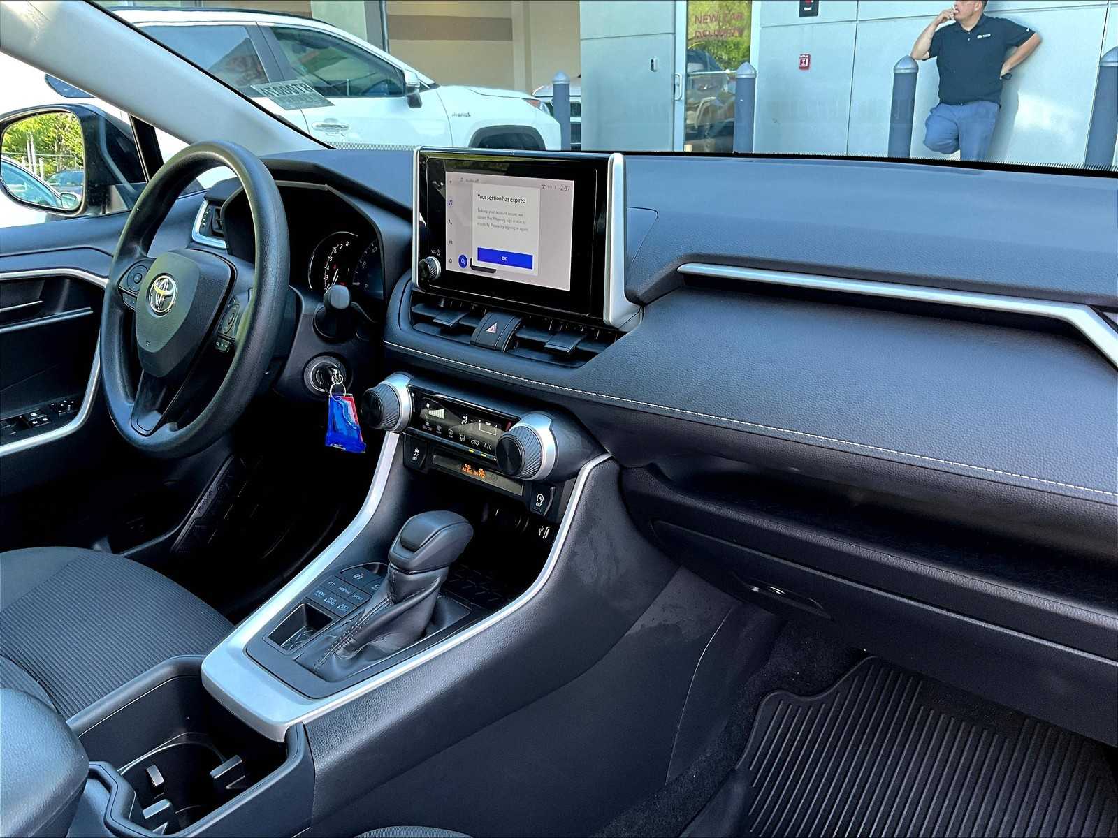 2023 Toyota RAV4 LE - Photo 14