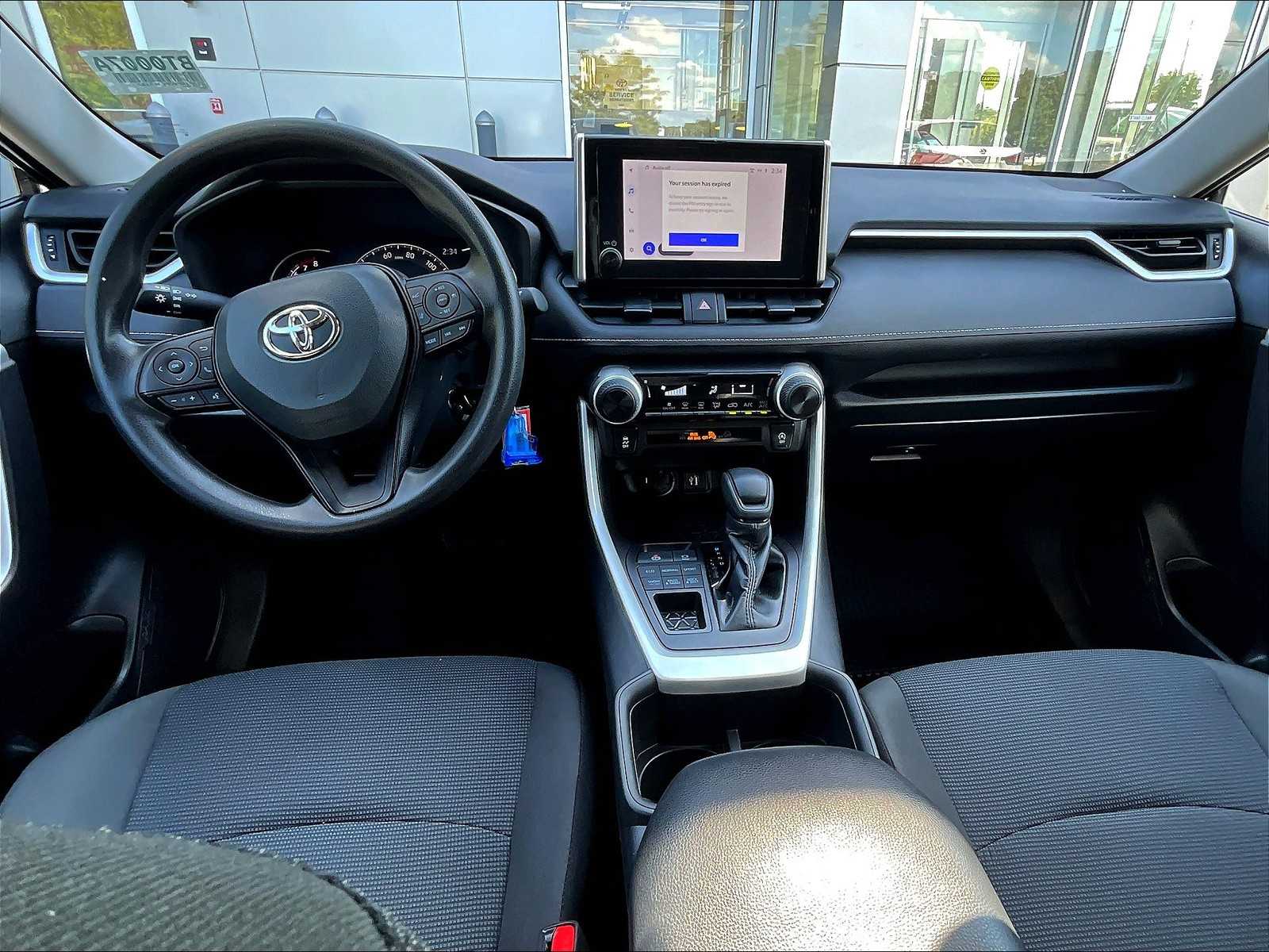 2023 Toyota RAV4 LE - Photo 21