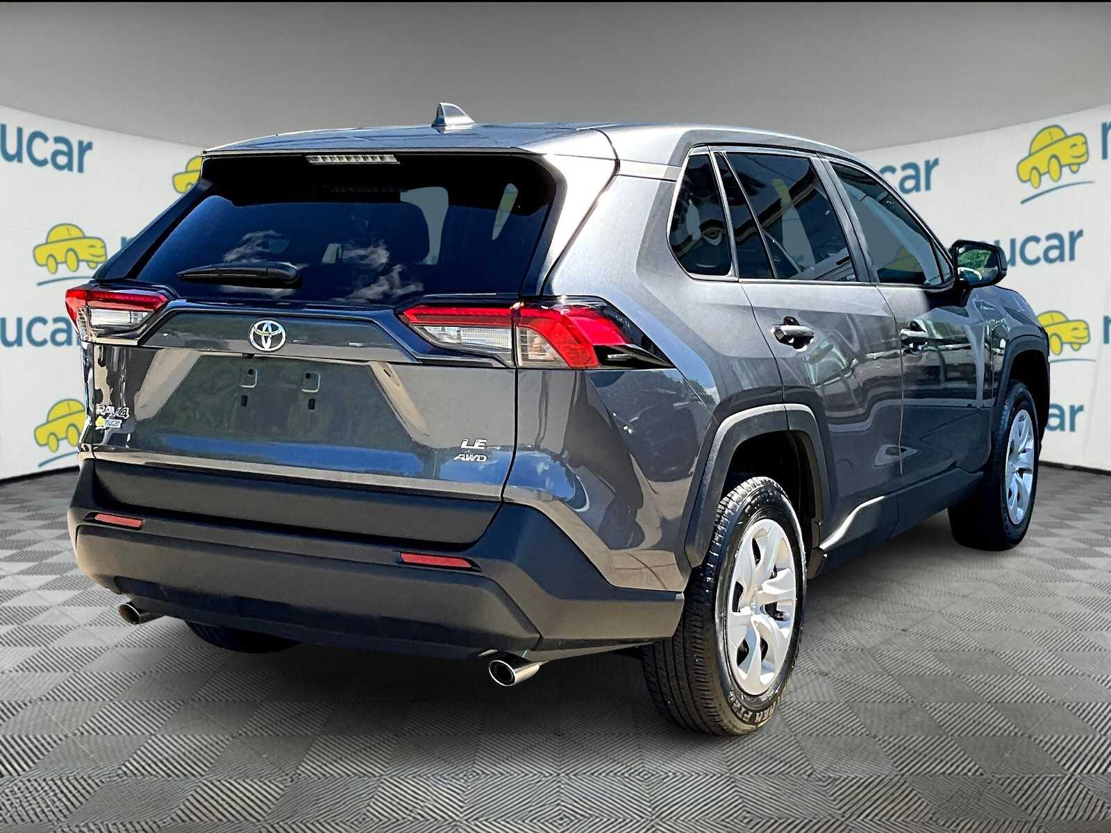 2023 Toyota RAV4 LE - Photo 6