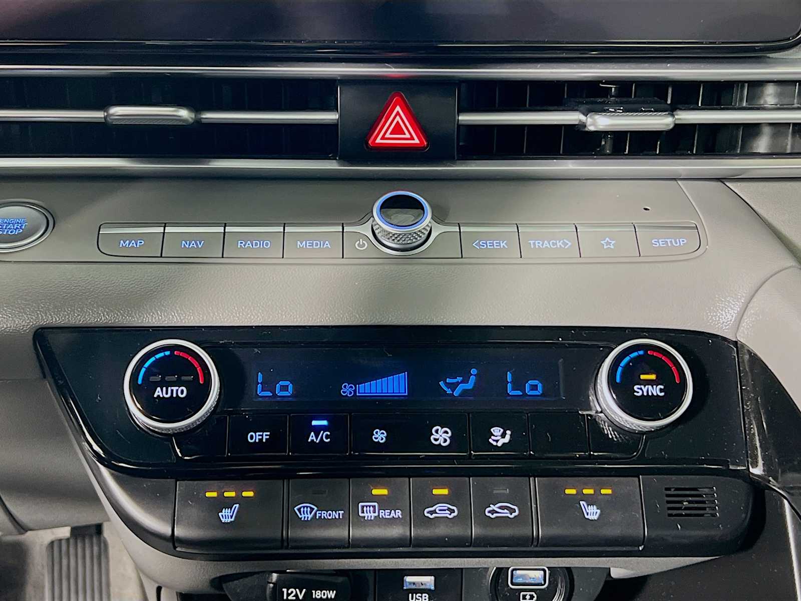 2023 Hyundai Elantra SEL - Photo 16
