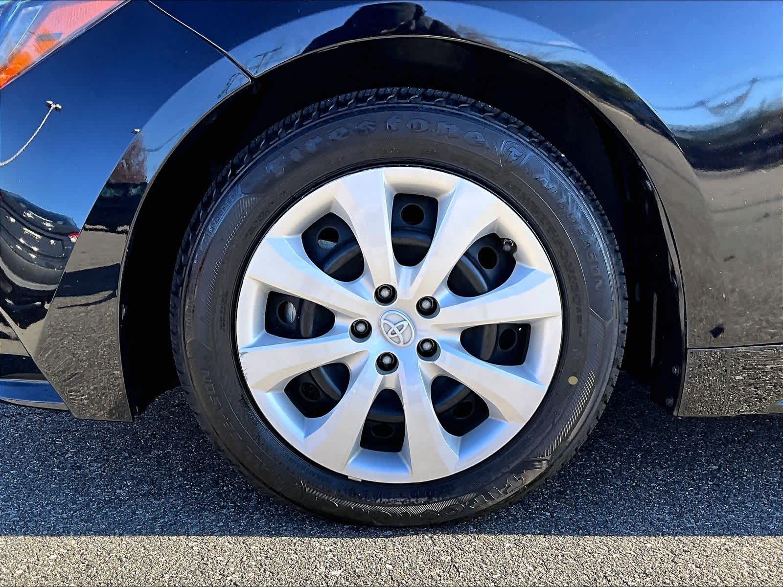 2023 Toyota Corolla LE - Photo 7