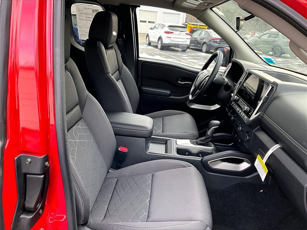 2025 Nissan Frontier SV King Cab - Photo 11