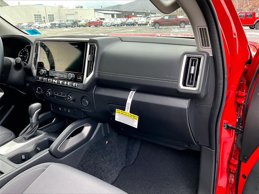 2025 Nissan Frontier SV King Cab - Photo 13