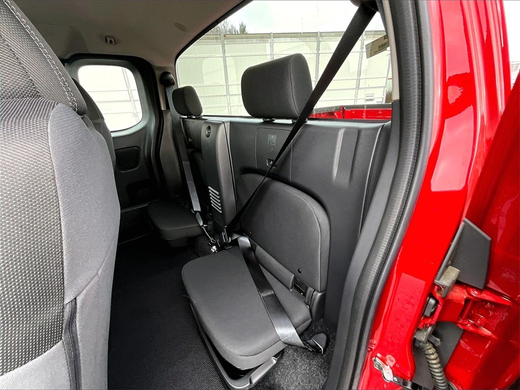 2025 Nissan Frontier SV King Cab - Photo 15