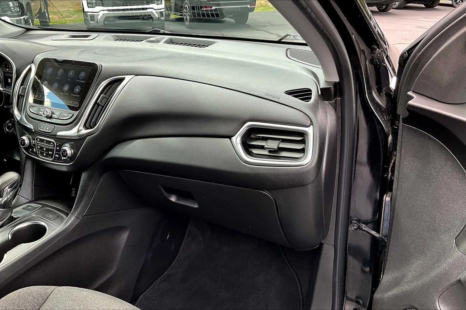 2022 Chevrolet Equinox LT - Photo 13