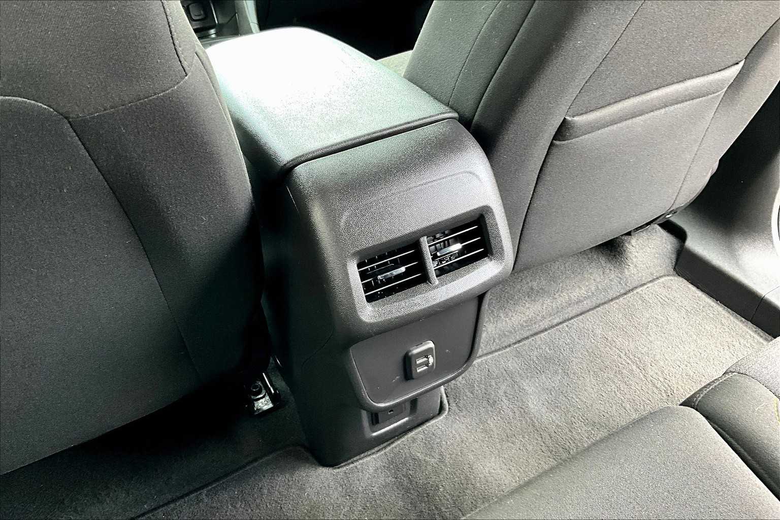 2022 Chevrolet Equinox LT - Photo 28