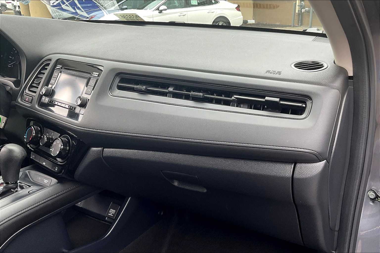 2022 Honda HR-V LX - Photo 13