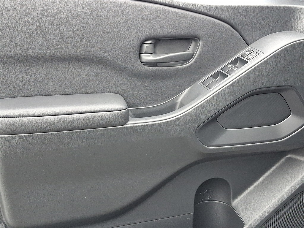 2026 Nissan Frontier S - Photo 8