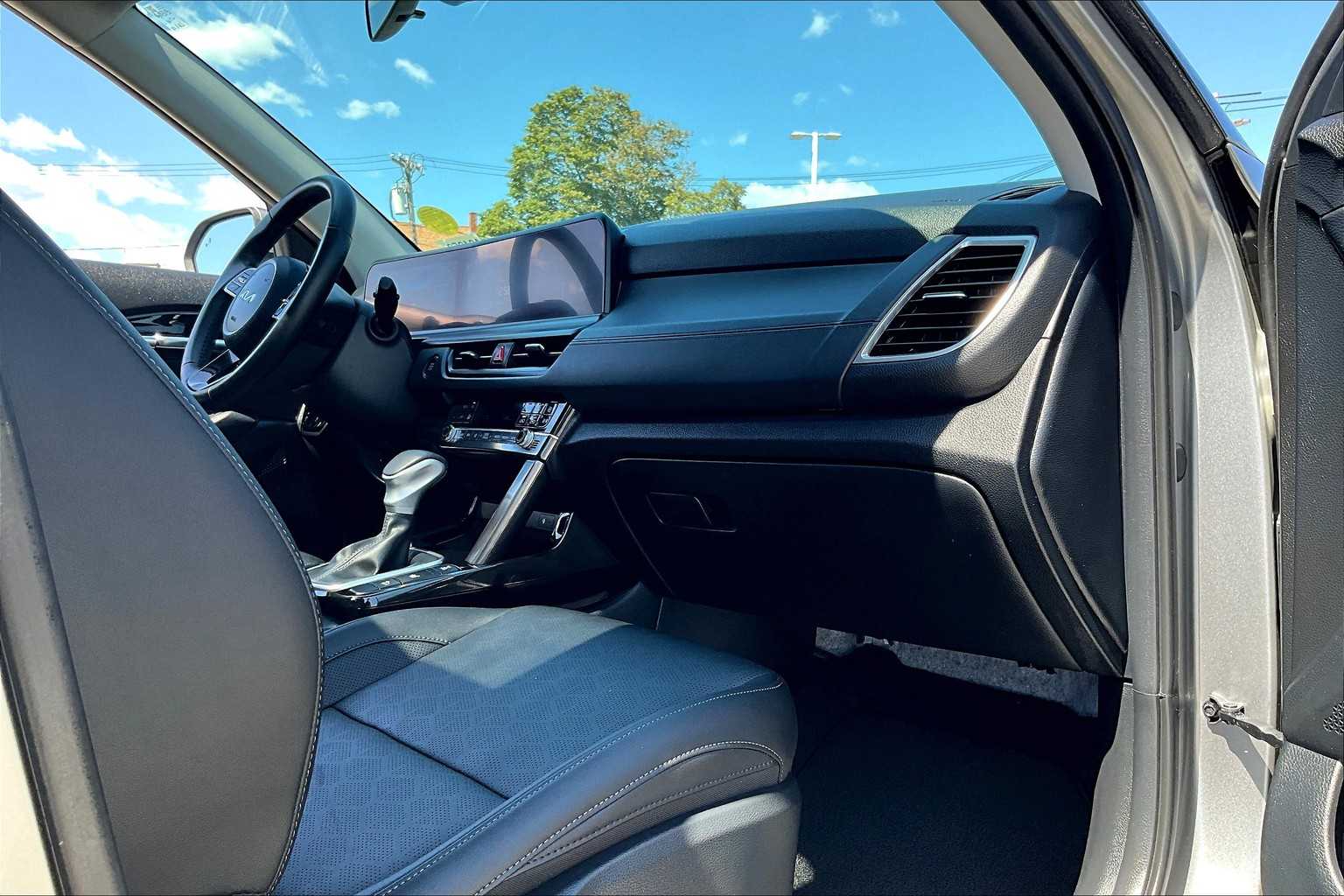 2024 Kia Seltos EX - Photo 14