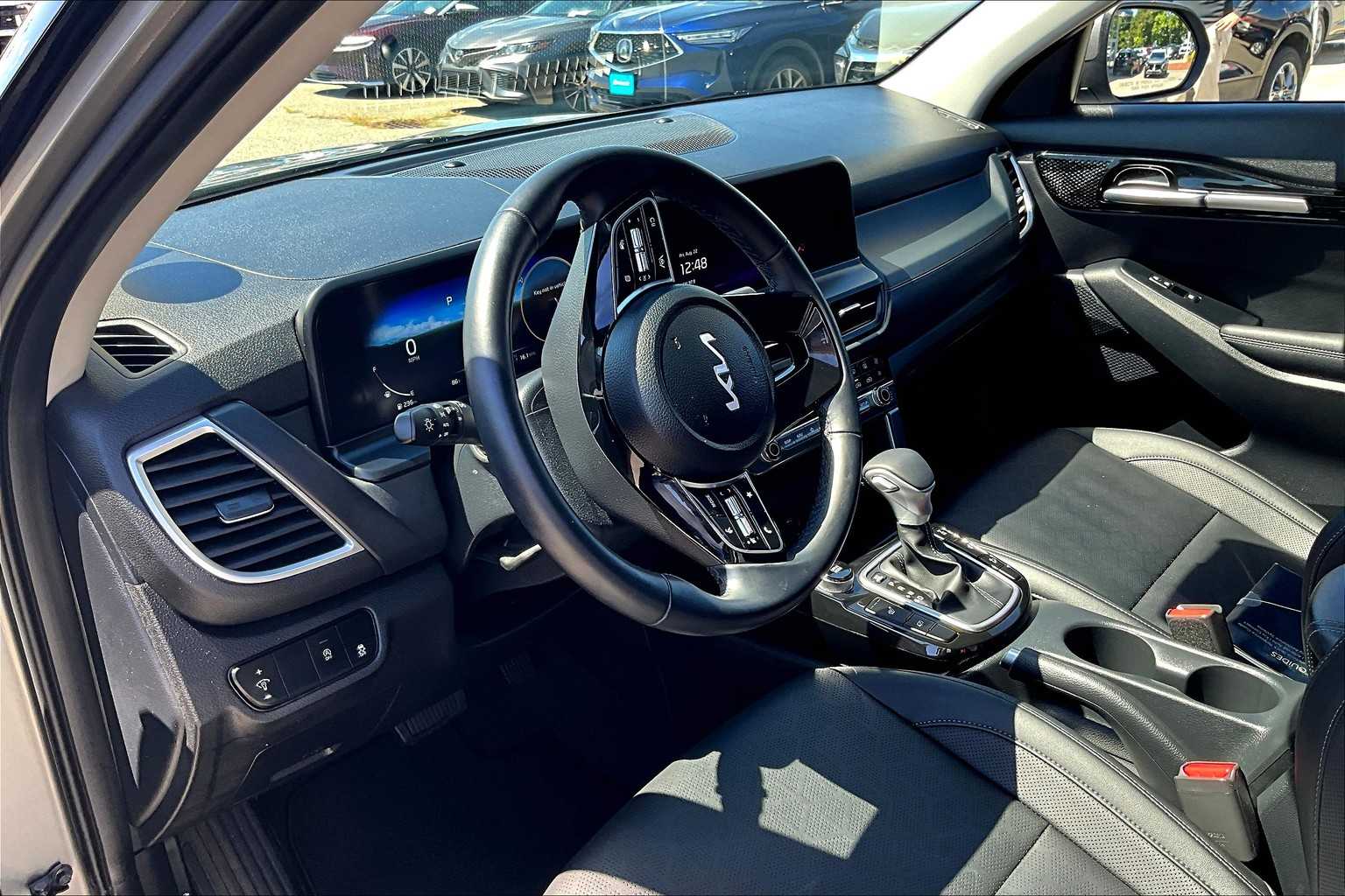 2024 Kia Seltos EX - Photo 8