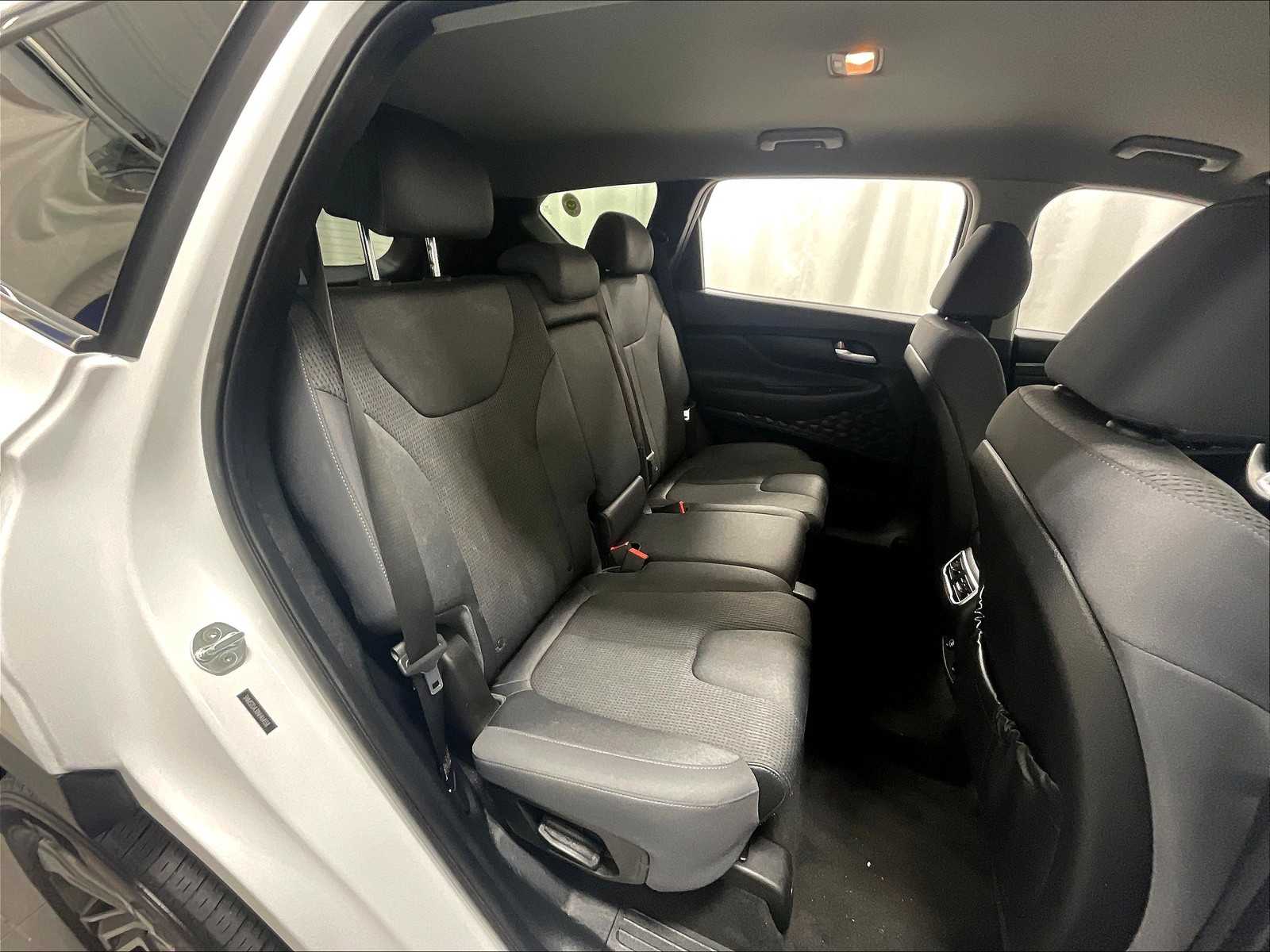2022 Hyundai Santa Fe SEL - Photo 16