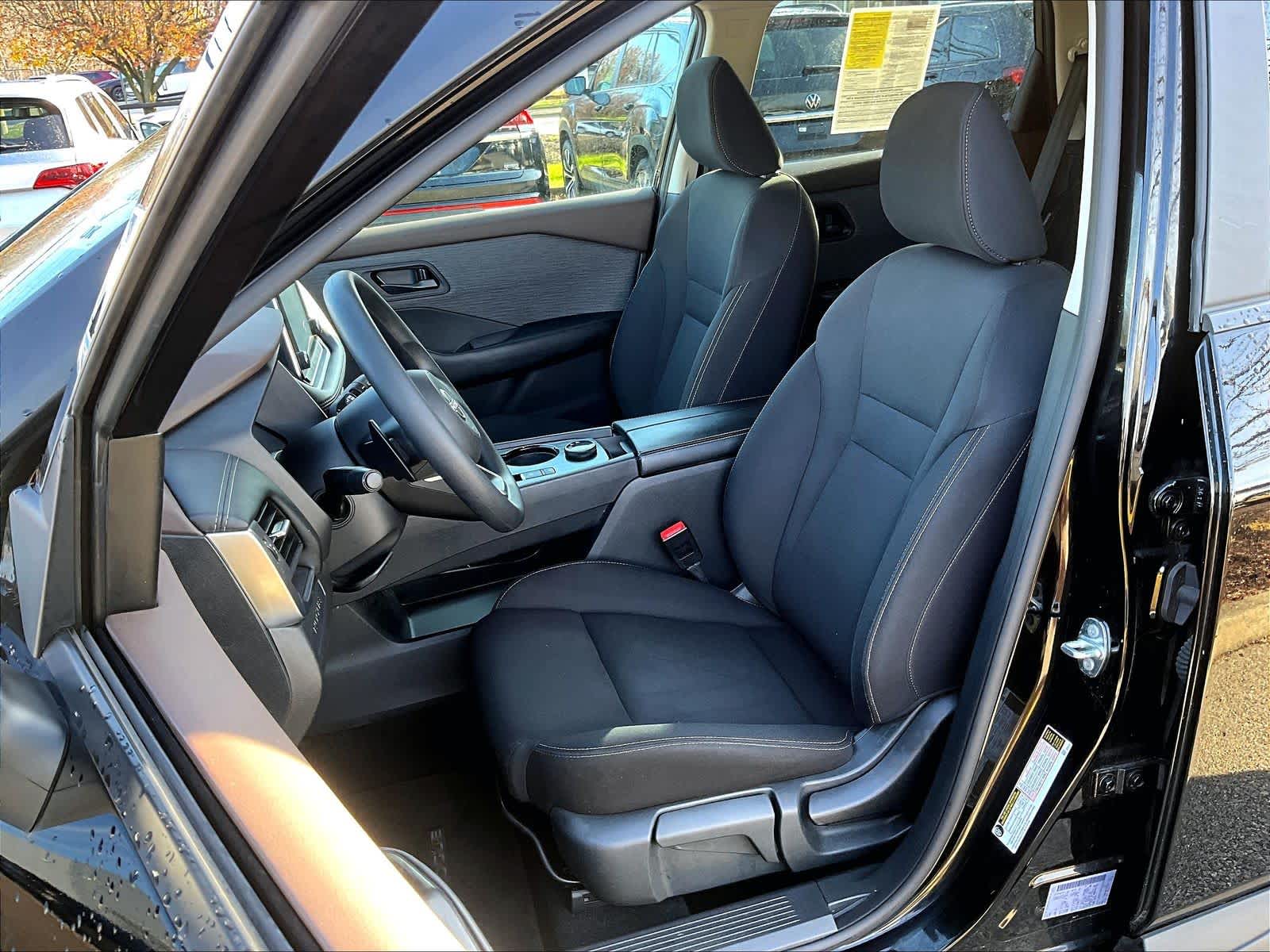 2023 Nissan Rogue S - Photo 10