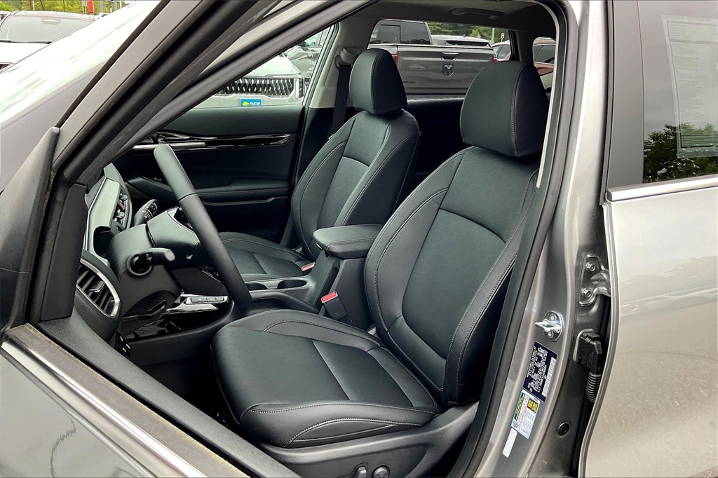 2025 Kia Seltos EX - Photo 11