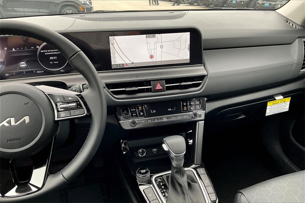 2025 Kia Seltos EX - Photo 13