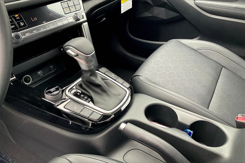 2025 Kia Seltos EX - Photo 14