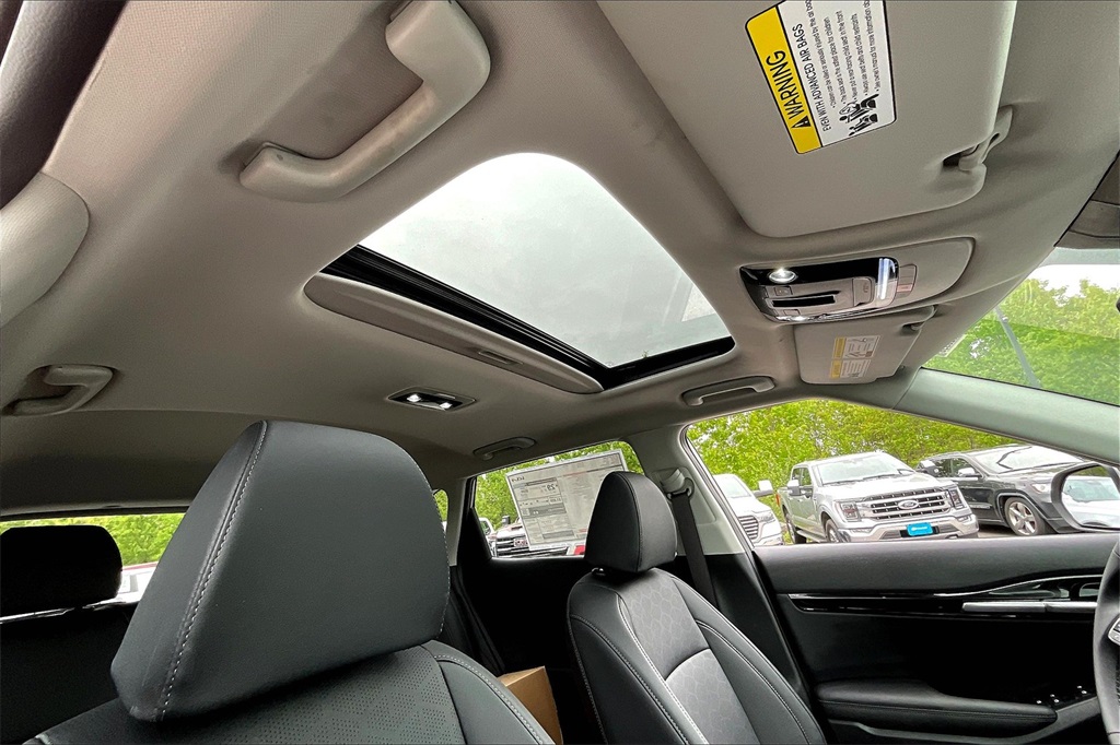 2025 Kia Seltos EX - Photo 18