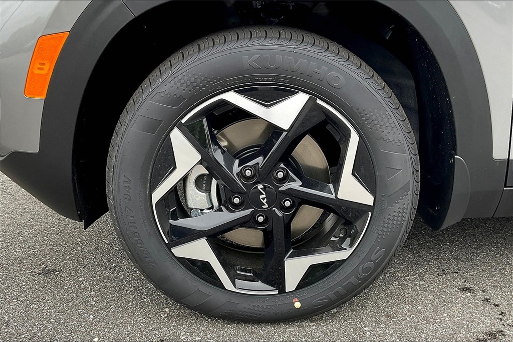2025 Kia Seltos EX - Photo 8