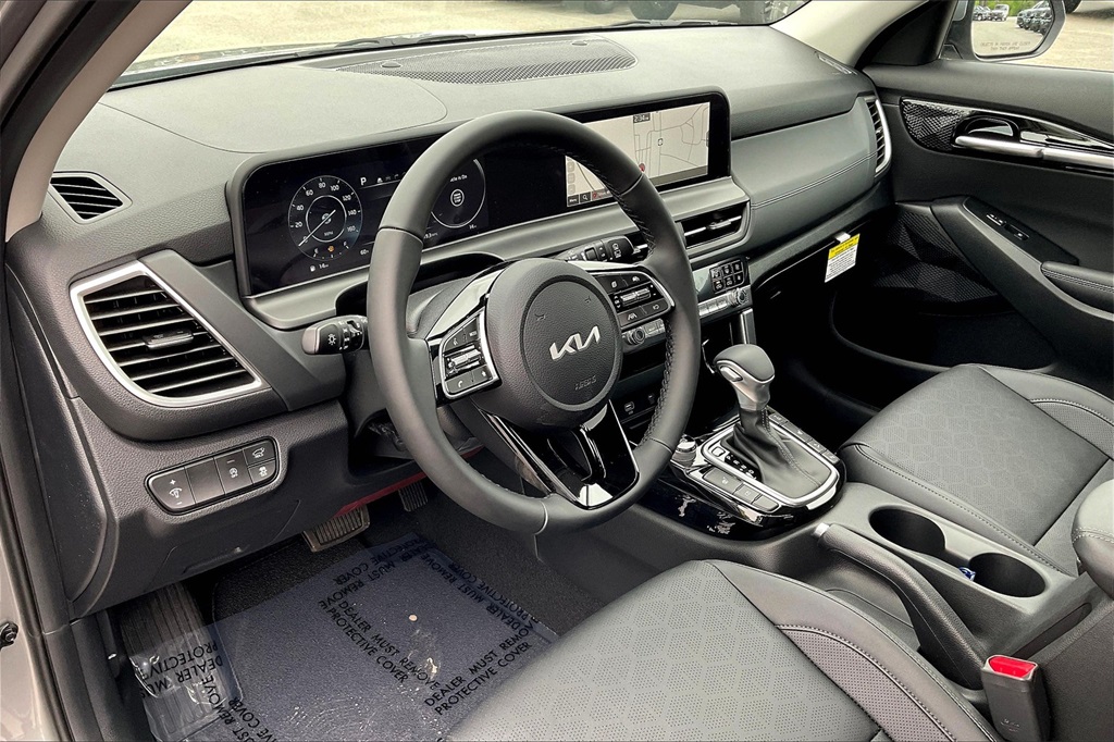 2025 Kia Seltos EX - Photo 9