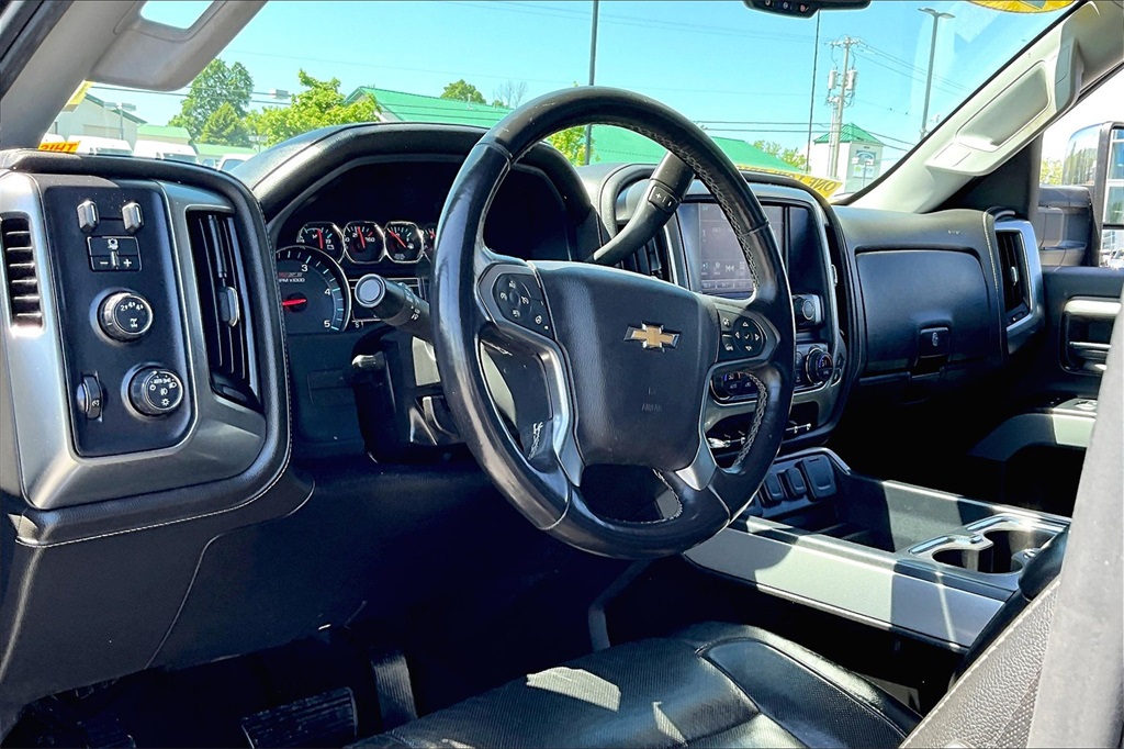 2017 Chevrolet Silverado 2500HD LTZ - Photo 8