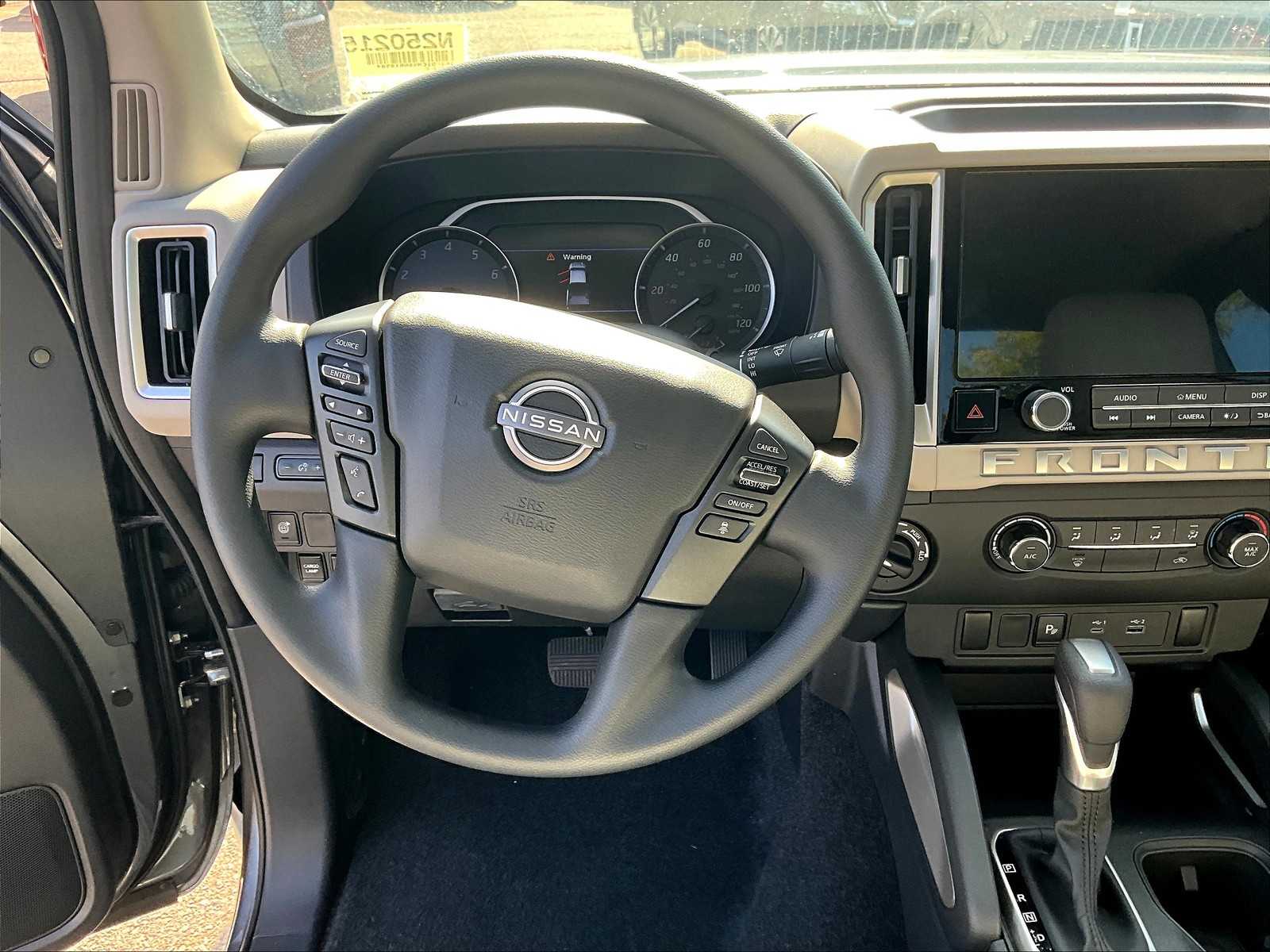 2025 Nissan Frontier SV - Photo 13
