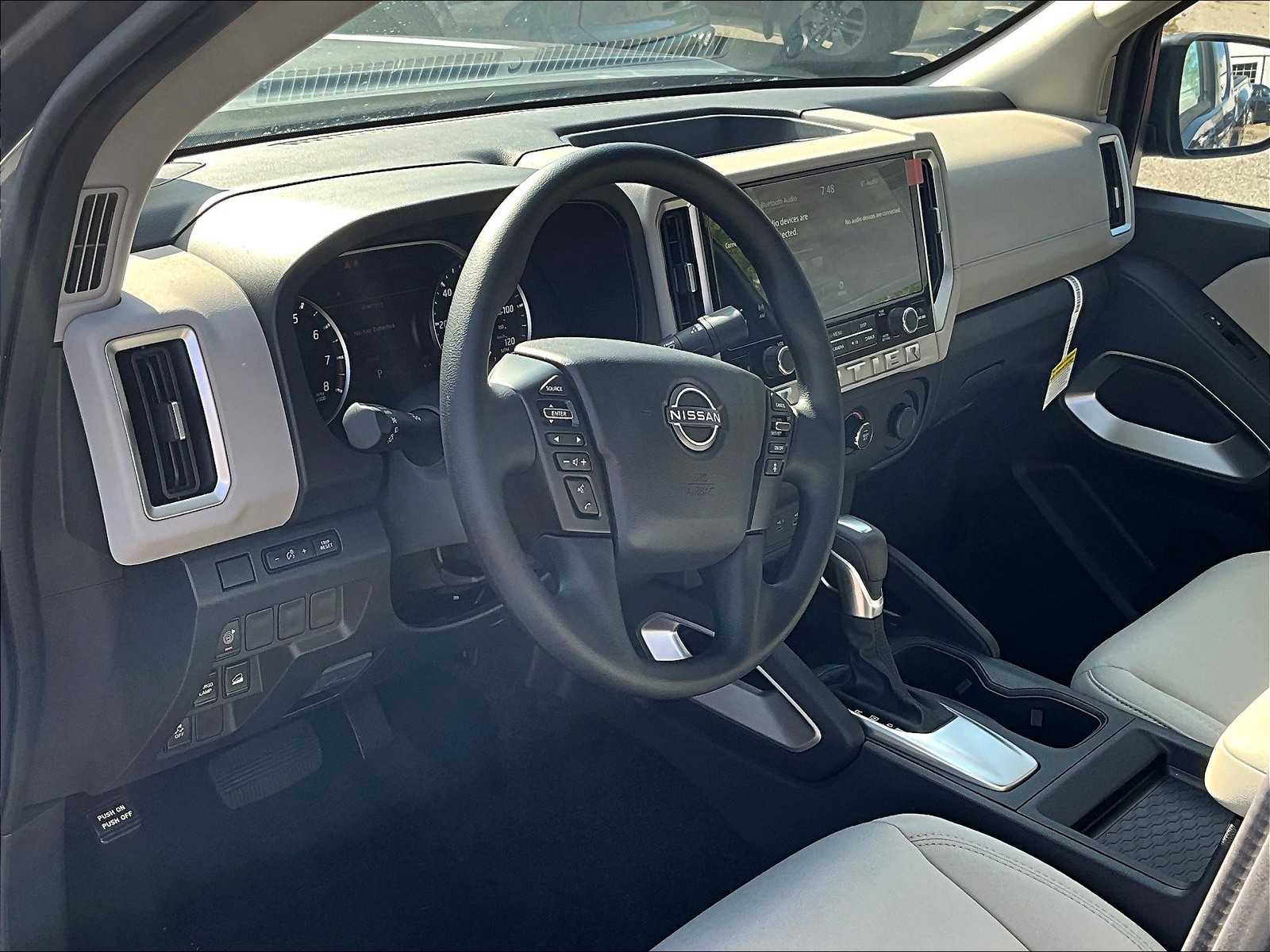 2025 Nissan Frontier SV - Photo 7