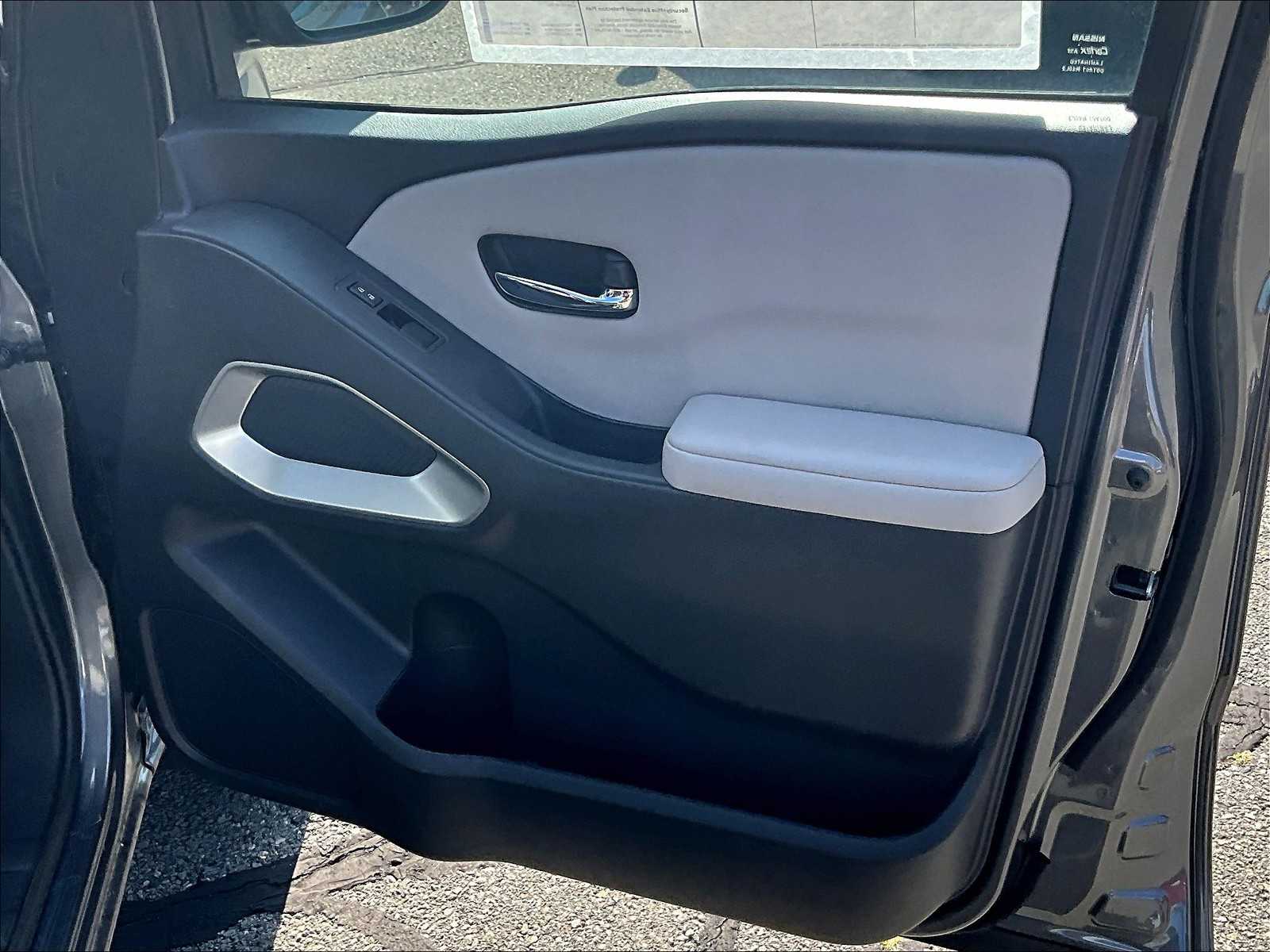 2025 Nissan Frontier SV - Photo 10