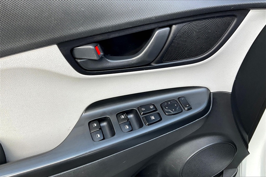 2023 Hyundai Kona SEL - Photo 34