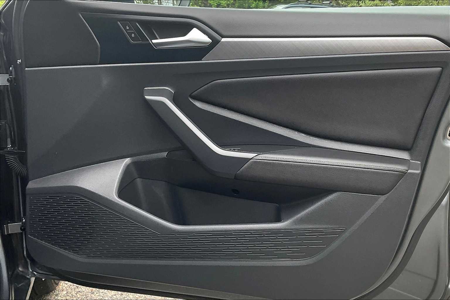 2024 Volkswagen Jetta SE - Photo 12