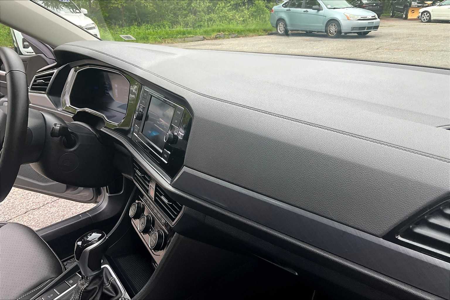 2024 Volkswagen Jetta SE - Photo 13