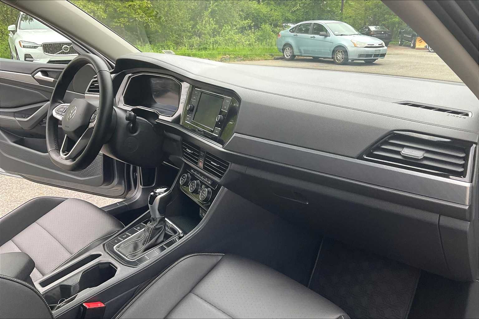 2024 Volkswagen Jetta SE - Photo 14