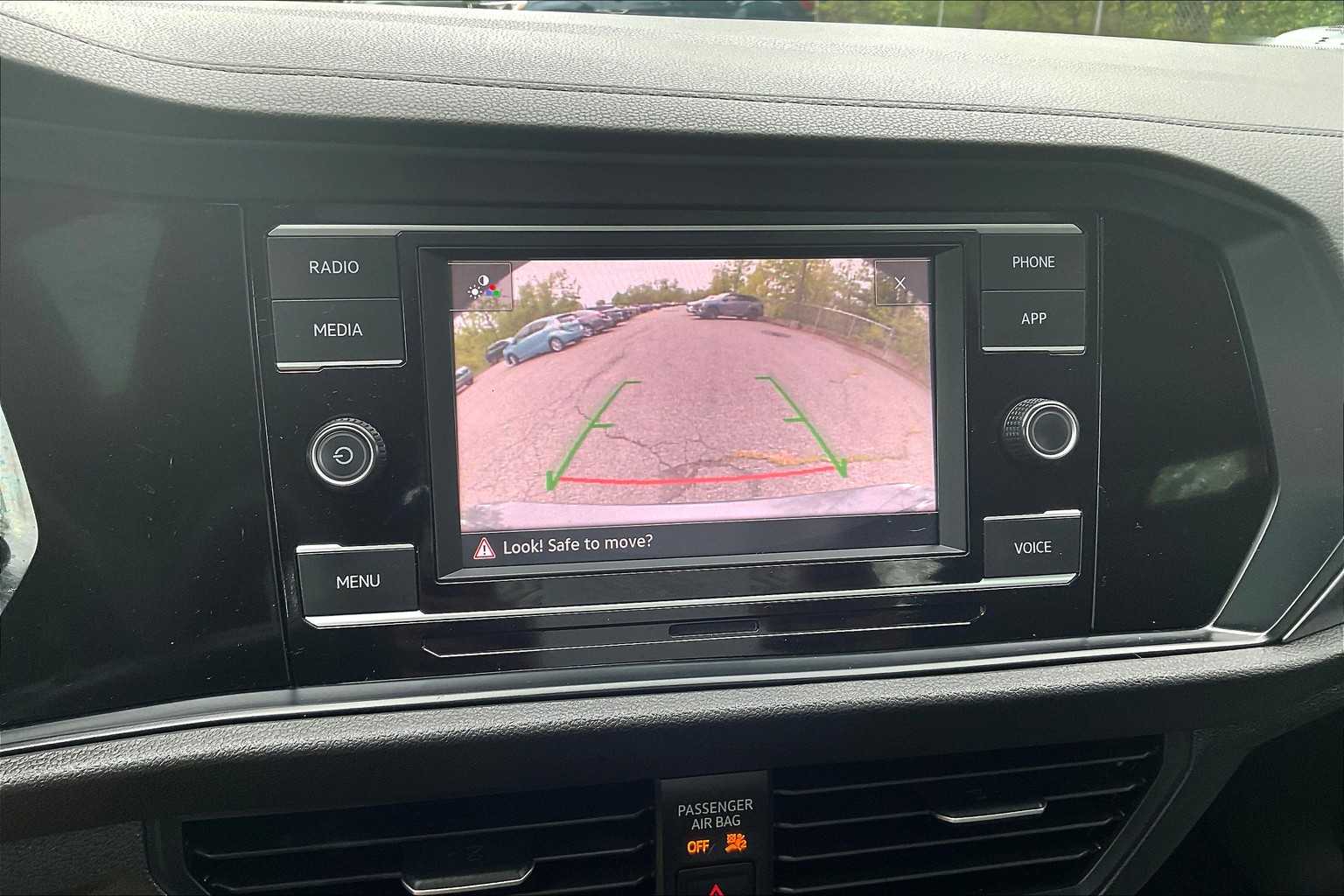 2024 Volkswagen Jetta SE - Photo 19