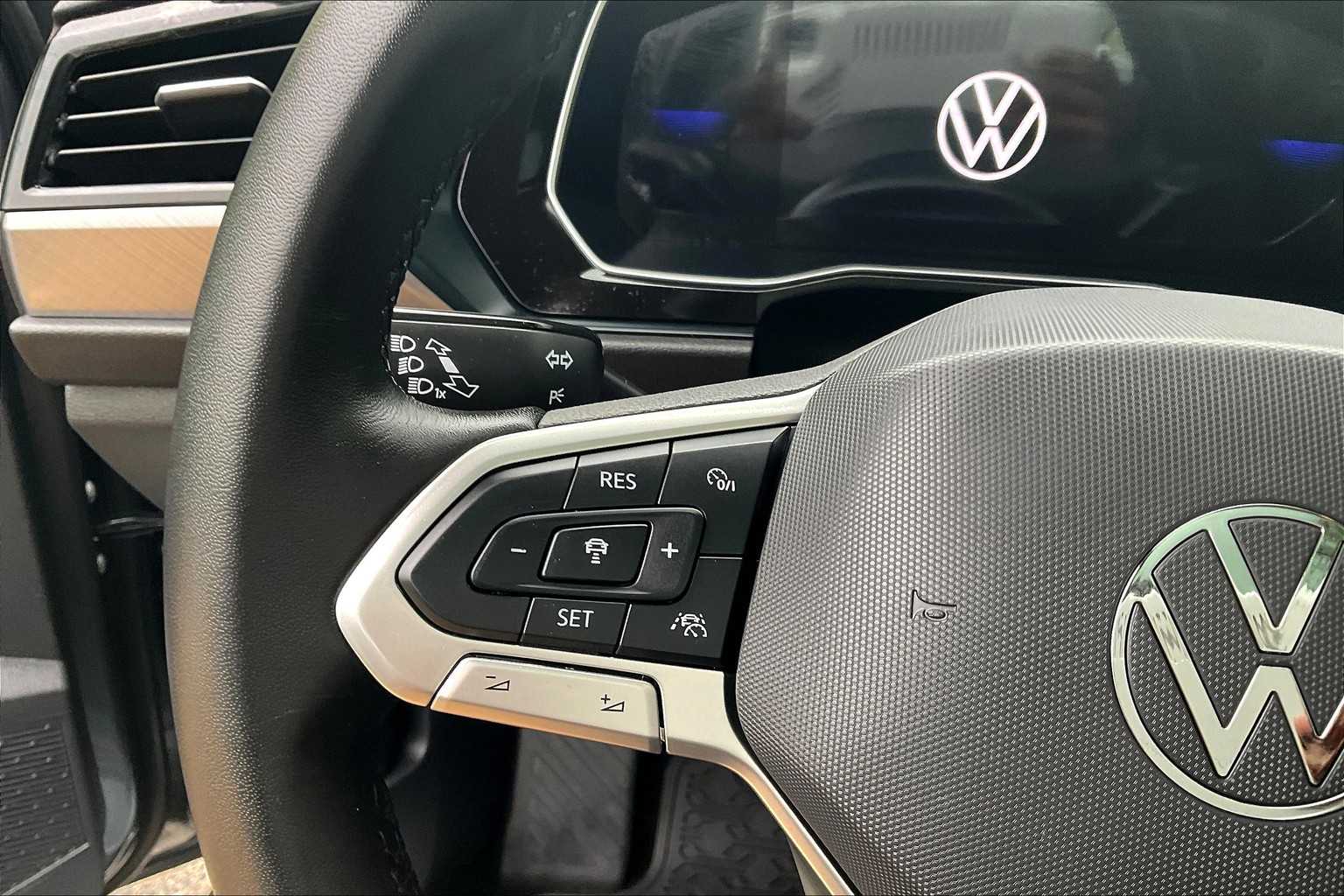 2024 Volkswagen Jetta SE - Photo 23