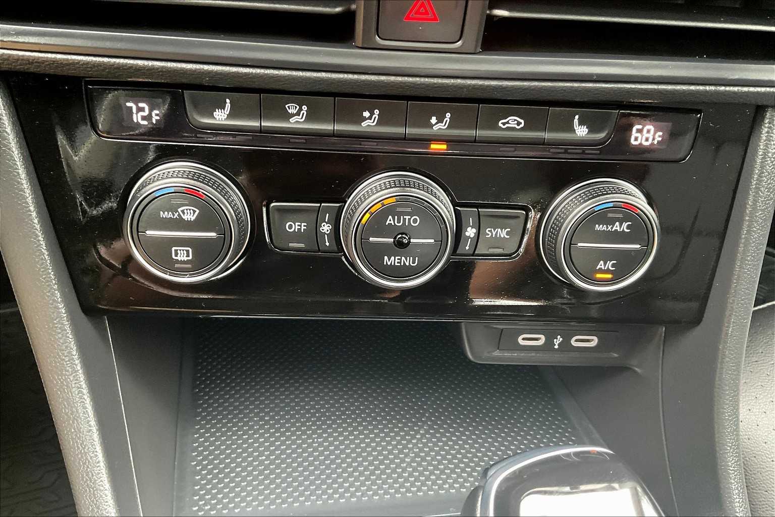 2024 Volkswagen Jetta SE - Photo 26