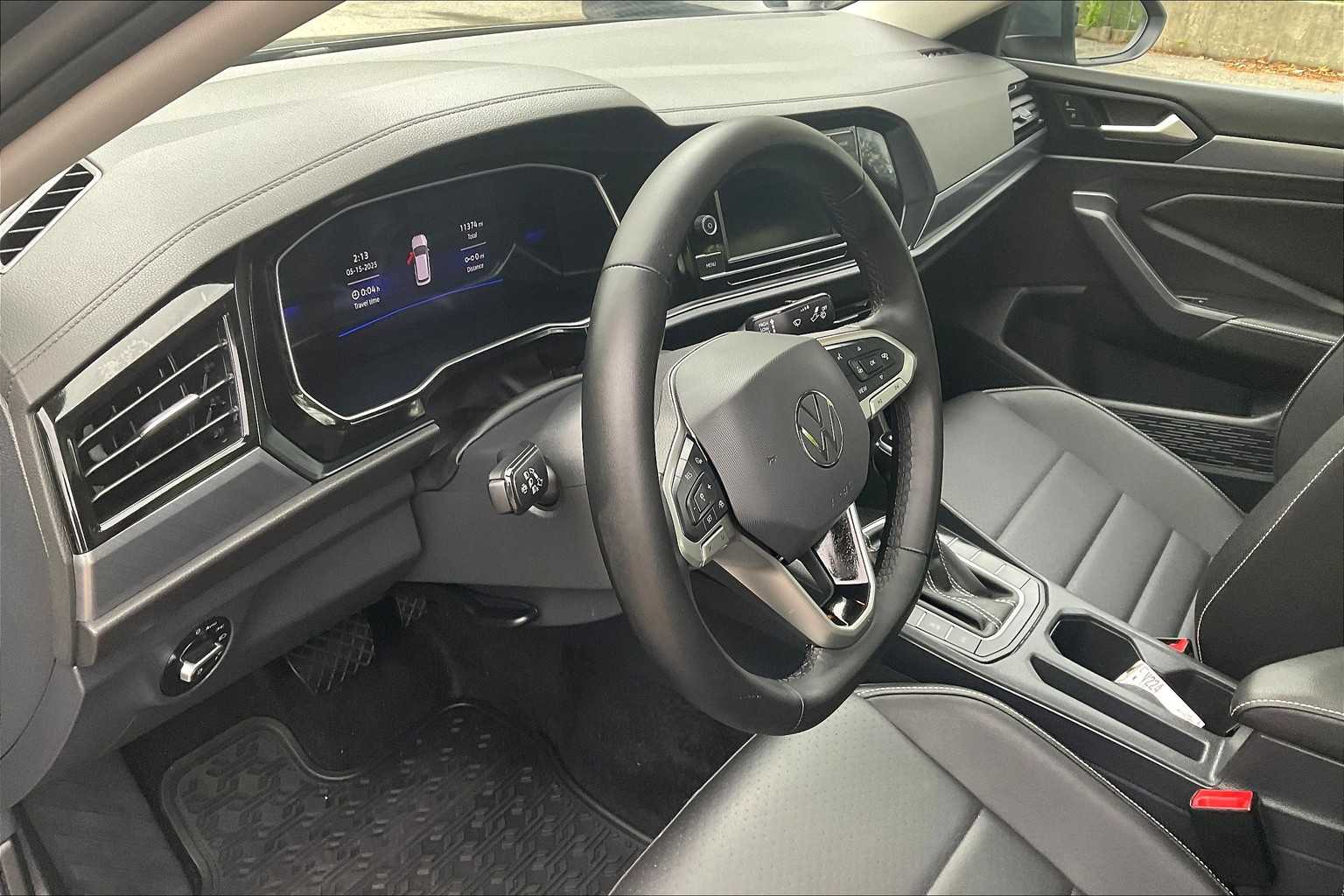 2024 Volkswagen Jetta SE - Photo 8