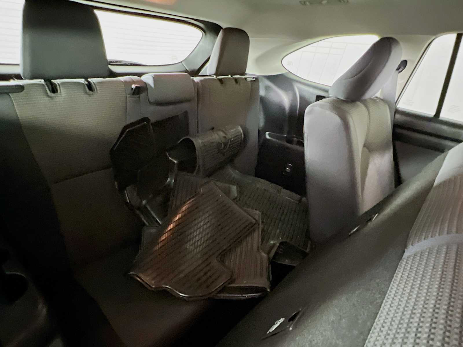 2023 Toyota Highlander LE - Photo 25