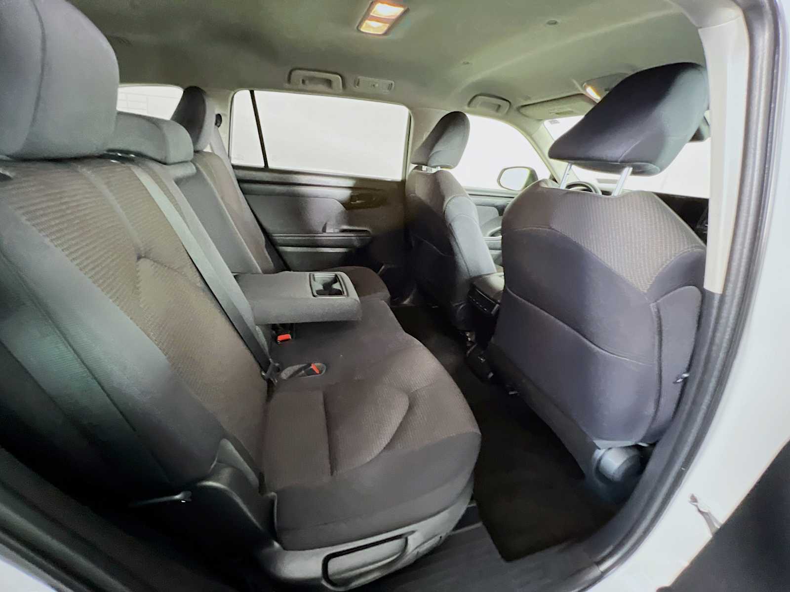 2023 Toyota Highlander LE - Photo 26