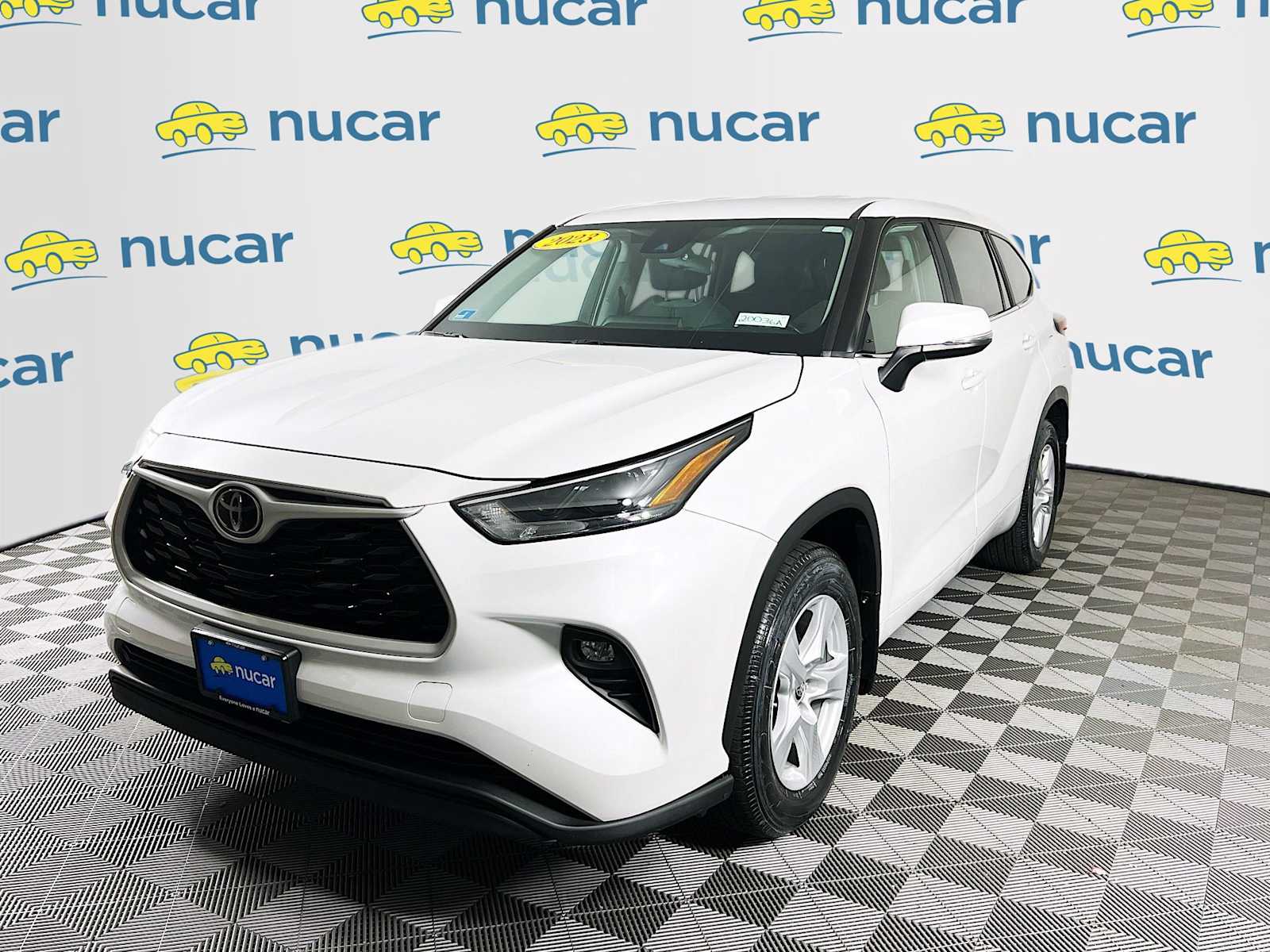 2023 Toyota Highlander LE - Photo 3