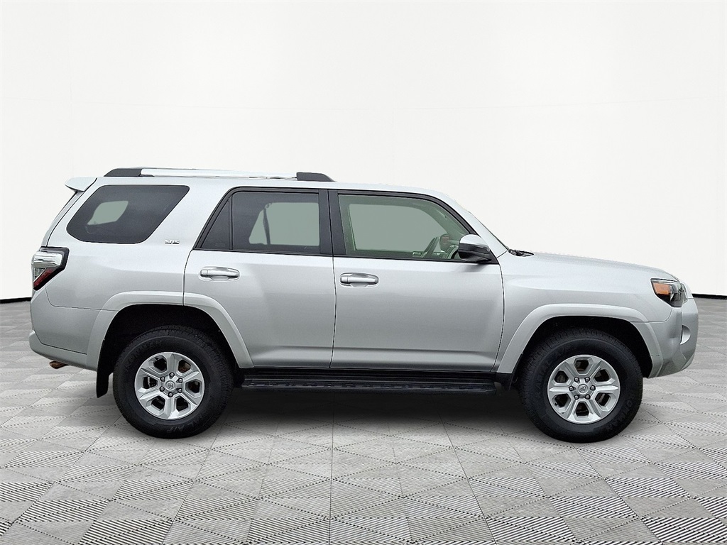 2023 Toyota 4Runner SR5 - Photo 7