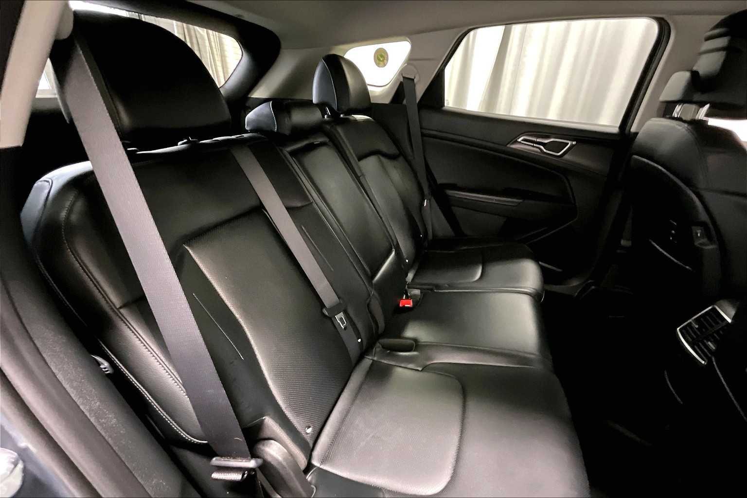 2023 Kia Sportage EX - Photo 16