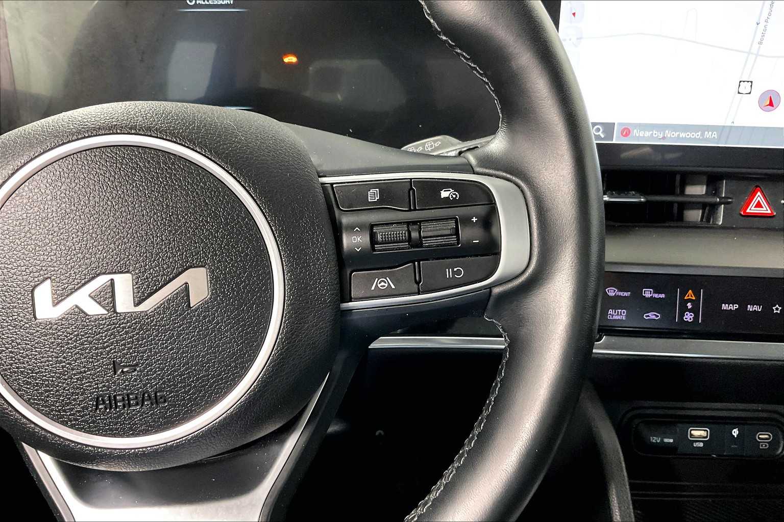 2023 Kia Sportage EX - Photo 23