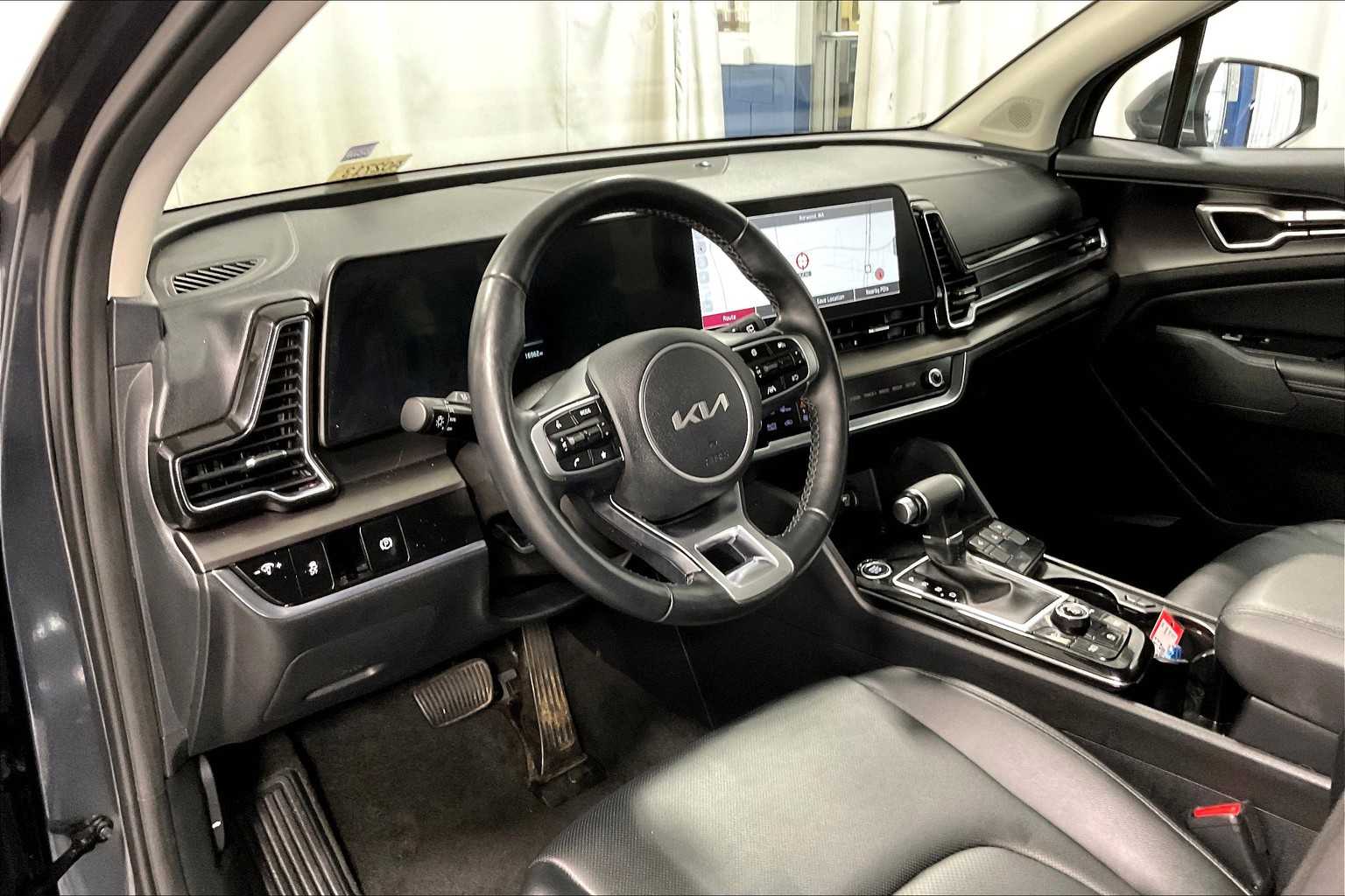 2023 Kia Sportage EX - Photo 8