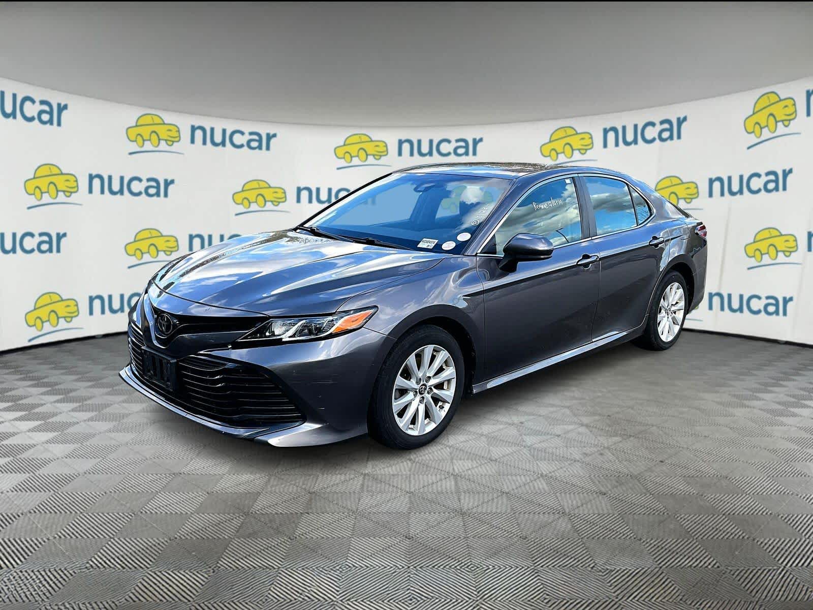 2019 Toyota Camry LE - Photo 2
