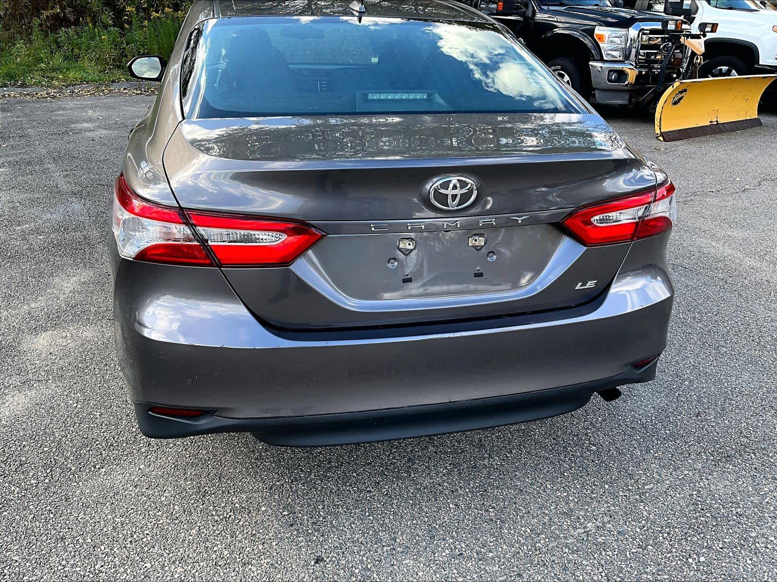 2019 Toyota Camry LE - Photo 7