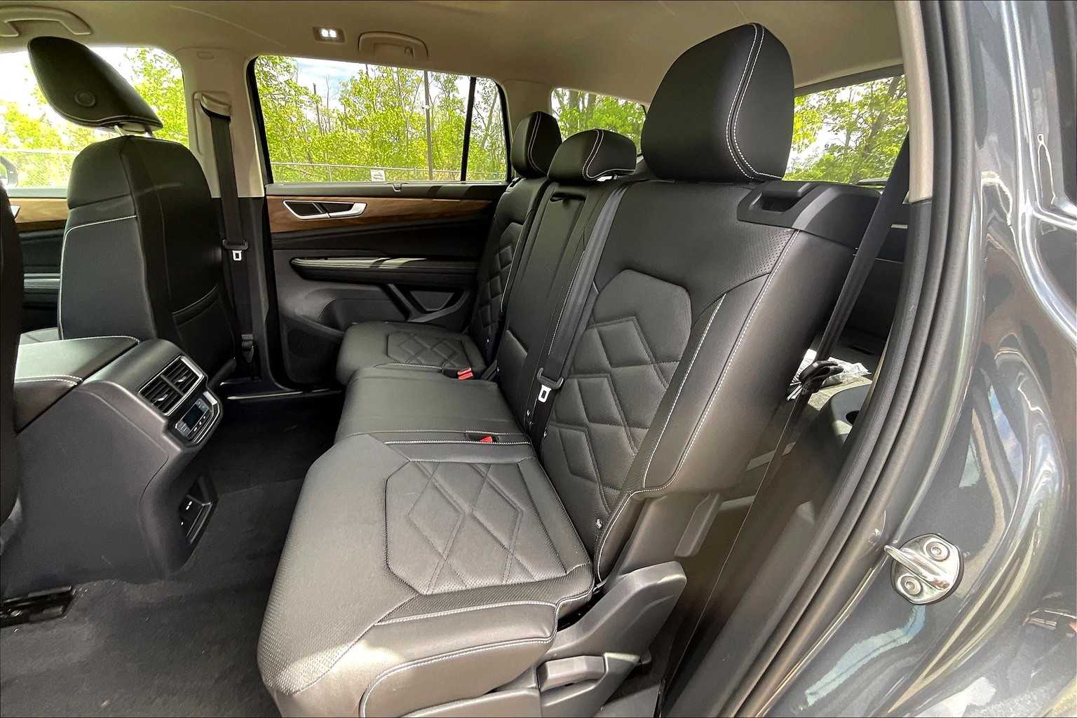 2025 Volkswagen Atlas 2.0T SE w/Technology - Photo 15