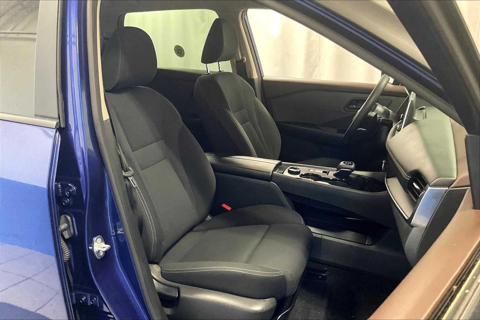 2023 Nissan Rogue S - Photo 11