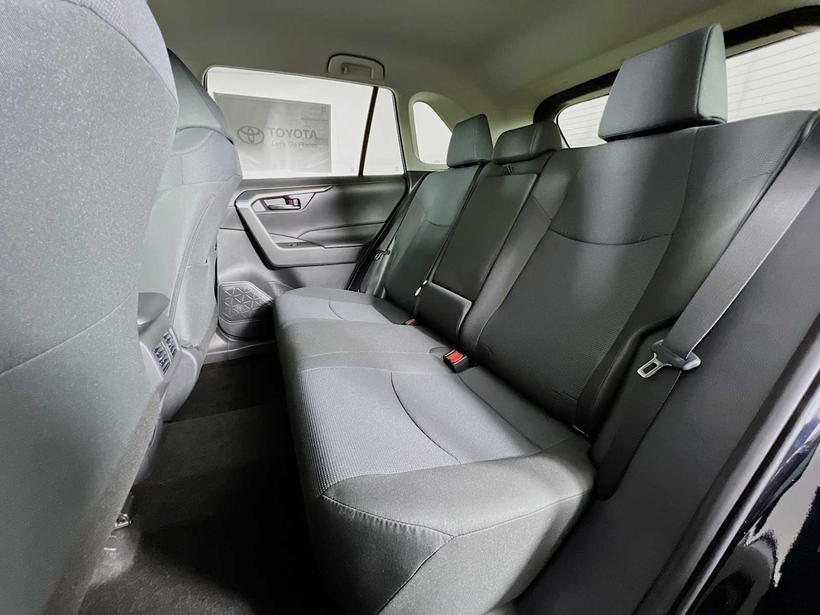 2025 Toyota RAV4 LE - Photo 13