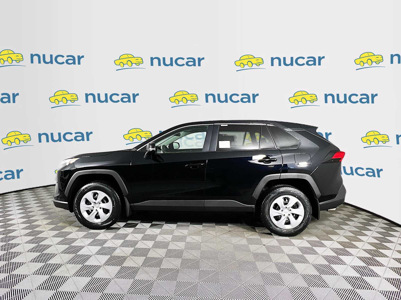2025 Toyota RAV4 LE - Photo 3